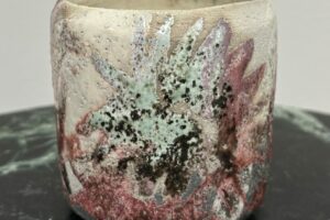 Raku vessel (H 9cm x Ø 8cm) 60€