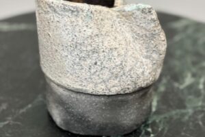 Raku vessel (H 11cm x Ø 10cm) 50€