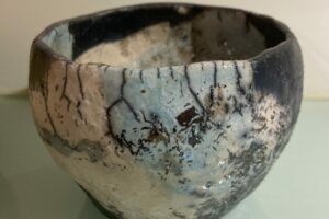 Raku vessel (H 7.5cm x Ø 11cm) 70€