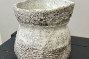 Raku vessel (H 18cm Ø 14cm)