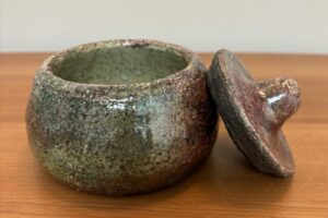Raku vessel with lid (H 6cm x Ø 11cm) 70€