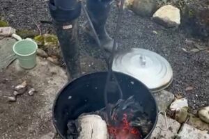 Removing Raku vessel from reduction