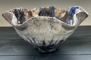 Raku vessel (H 14.5 cm Ø 27 cm)